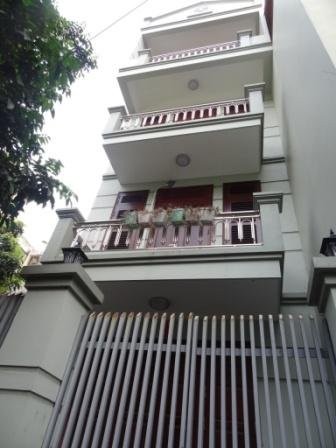 Vợ chồng tôi cần bán căn nhà ở trong ngõ Nguyễn Văn Cừ, Long Biên,3 tầng, diện tích 75m2.