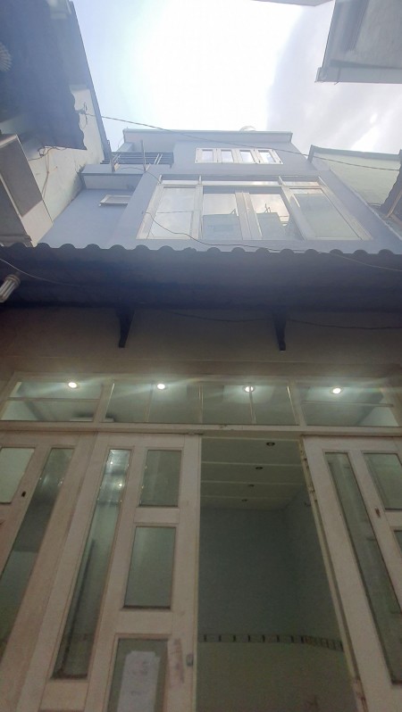 Nhà Trần Phú Quận 5 3Lầu Đúc Chắc Chắn diện tích 30m2, nở hậu 5.6m