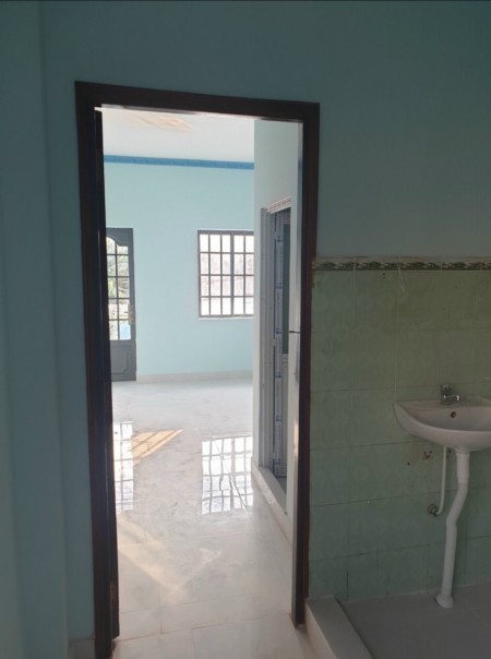 Giá nào cũng bán trả giá là bán, đặt cọc 1 tỷ nhận nhà ngay, đúc 1 trệt, 1 lầu