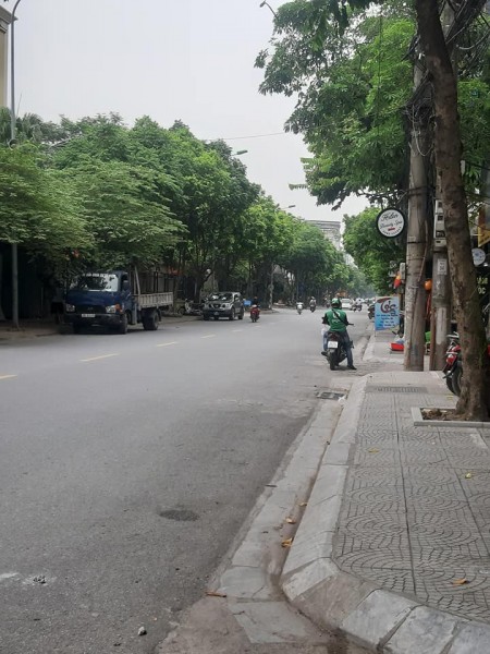 Bán nhà phố Tô Hiệu Hà Đông, nhà tự xây tâm huyết, diện tích 52m2, giá 5,6 tỷ.