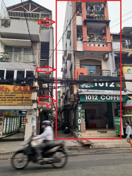 Cho thuê mặt bằng. Hướng tây tứ trạch 2 mặt tiền, tiếp giáp các Quận lớn
