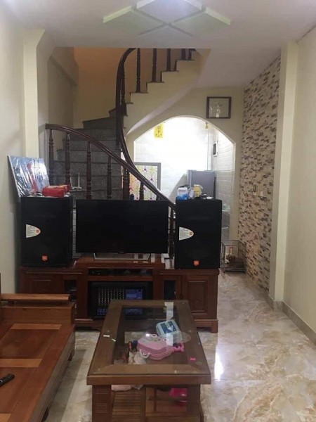Bán nhà ngõ Đề, Hoàng Mai diện tích 35m, 4 tầng, đẹp, giá 3.5 tỷ có thương lượng