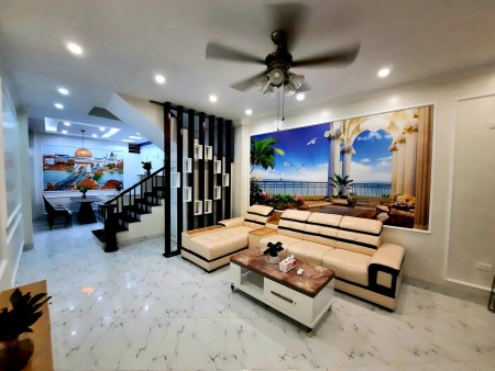 Duy nhất, bán nhà đẹp Đông Các diện tích 53m2 MT 4,3m