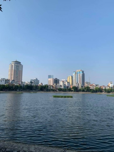 Bán Nhà mặt phố Hoàng Cầu ở sướng kinh doanh, dt 51m2, 4 tầng