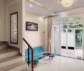 Bán nhà hẻm xe hơi Quận 10 đúc 4 tầng 3 mặt tiền giá bán chỉ 4,9 tỷ