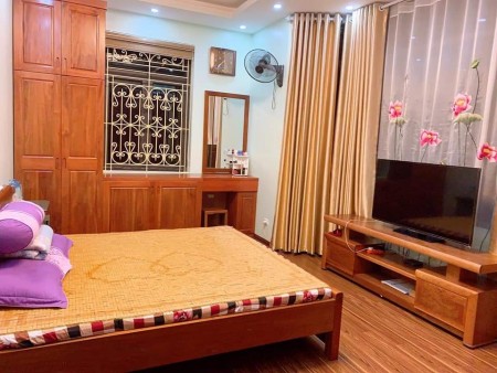 Bán nhà Phan Đình Phùng, 40m2, 6 tầng, mt 4m, ô tô đỗ cửa, gần phố, ô chờ thang máy, giá 9 tỷ