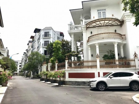 Bán đất Tư Đình - Long Biên, ô tô tránh, diện tích: 120m2, mặt tiền 7.5 giá: 8.8 tỷ