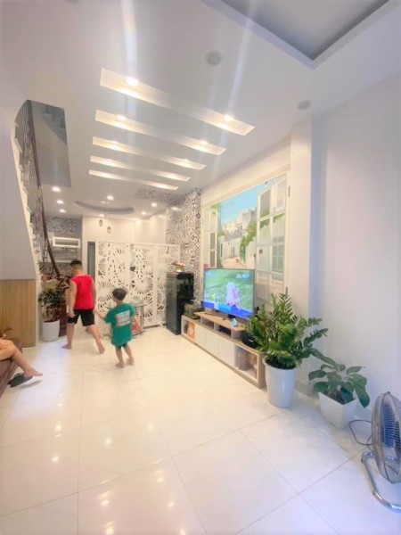 Bán gấp nhà phố Kim Ngưu, khu biệt thự chắc chắn, đẹp thoáng, dt 50m2 5 tầng, giá nhỉnh 4 tỷ