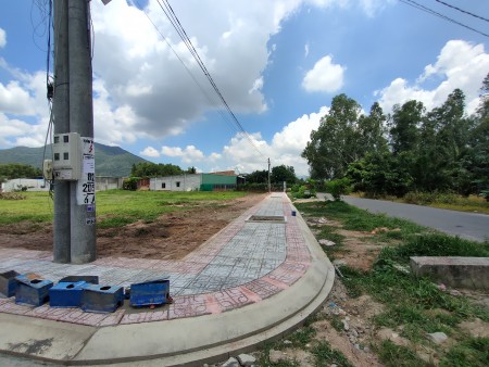 Đất nền thị xã Phú Mỹ giá rẻ, diện tích 120m2, giá bán 1.45 tỷ, lhcc
