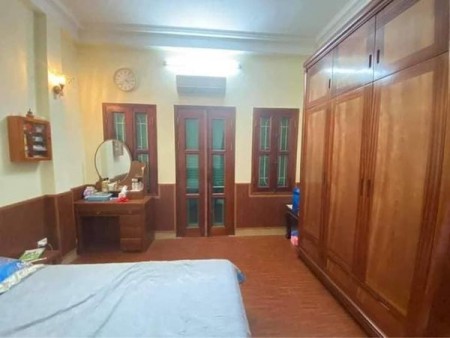 Nhà mới Ngõ 59 Phố Quan Hoa, Cầu Giấy, diện tích 42m2x4 tầng, Giá 5 tỷ hơn