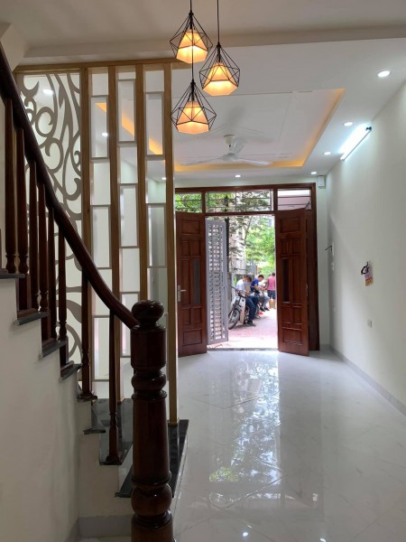 Bán nhà nguyên căn ô tô ở luôn đường Phan Đình Giới, 4 tầng bán giá chỉ 3 tỷ