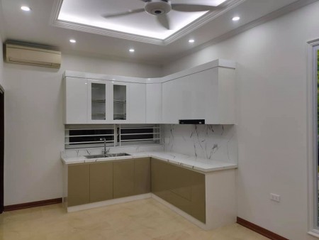 Bán nhà quận Thanh Xuân Lô góc MT 6m 5 tầng 3 gác đỗ cửa chỉ 4 tỷ