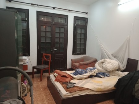 Bán nhà La Thành, ngõ to ô tô vào cửa, diện tích sử dụng 45m2, giá 7,5 tỷ