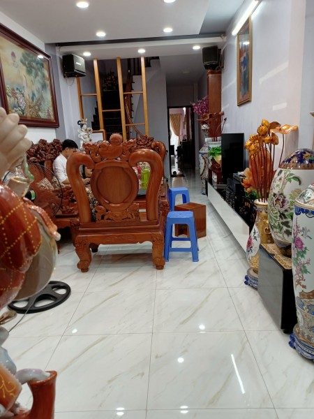Nhà Đẹp Mặt phố Vọng KD sầm uất, Vỉa hè rộng, 67M2 x3 Tầng gía 14 tỷ, Sổ đẹp nở hậu. Thanh Xuân.