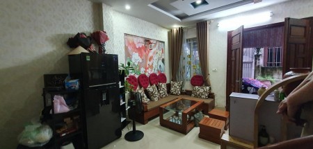 Bán nhà đẹp ở ngay đường Phạm Văn Đồng, Cầu Giấy 52m2, 4.8 tỷ