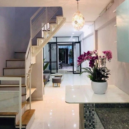 Khu vực an ninh, nội thất cực xinh giá chỉ 5.5 tỷ, 2 tầng có ngay nhà hẻm xe hơi Bình Thạnh