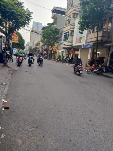 Cực rẻ, mp Lò Đúc, dt 134m, mt 4.3m, cấp 4, lô góc, 3 thoáng, kd siêu chất, giá 16.8 tỷ