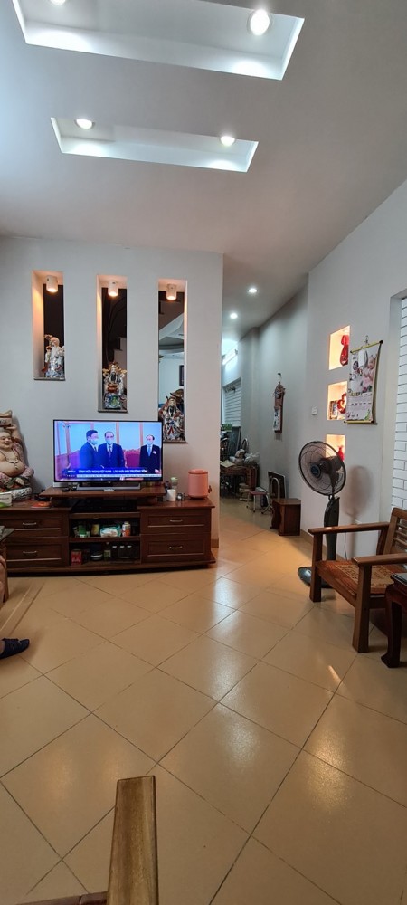 Bán nhà Quang Trung Hà Đông, ô tô đỗ cửa, ngõ thông, dt 50m2, 4 tầng, chỉ 5.4 tỷ