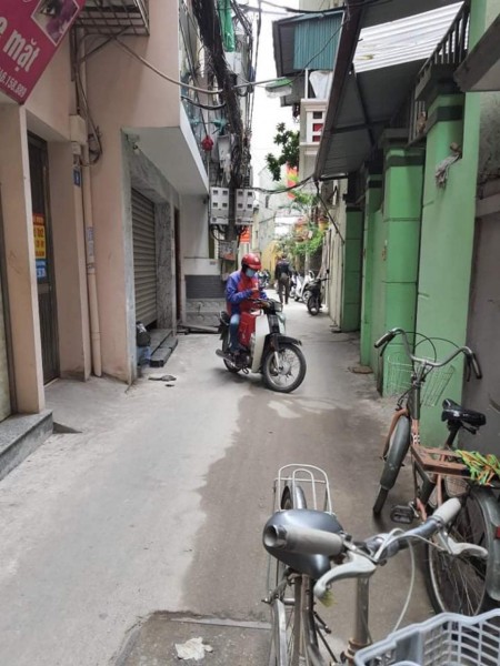 Nhà Trung kính nhỏ diện tích sử dụng 57m2 4 tầng giá bán 6.4 tỷ