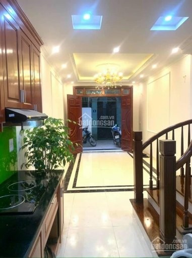 Bán nhà Ngọc Thụy, oto đỗ cổng, nhà nở hậu lộc như lá rừng giá chỉ 2.2 tỉ.