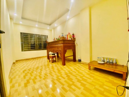 Bán nhà Vĩnh Hưng, đúc kiên cố 5 tầng, diện tích 35m2, giá 2,8 tỷ, lhcc