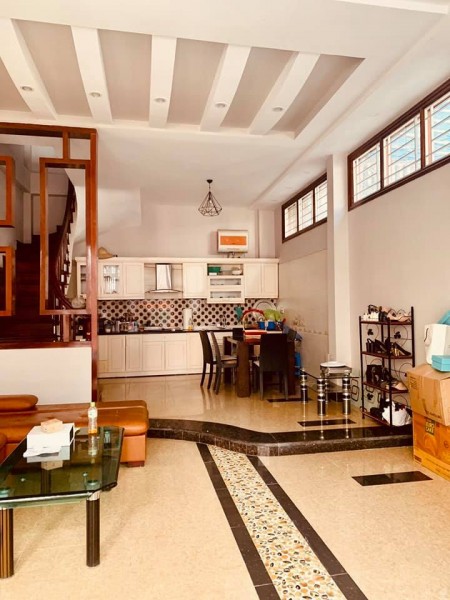 Bán nhà Lạc Long Quân Quận Cầu Giấy lô góc ô tô tránh, dt 53m2, 6 tầng mt 5m, gía 11 tỷ