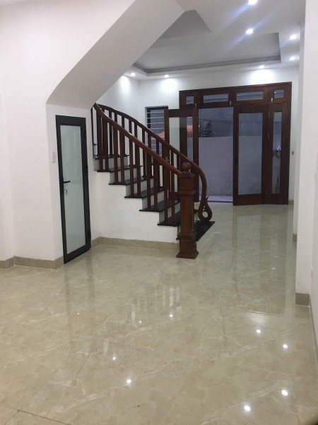 Bán gấp Nhà phố Định Công Thượng, Hoàng Mai, 45m2, 5 tầng, mt 4m, giá 3.55 tỷ, lh 0965950869