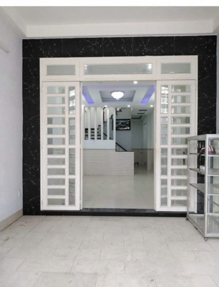Bán nhà Đường Lê Văn Qưới, Quận Bình Tân, mt 4M, dt 20m2, hẻm 6m, giá 6 tỷ