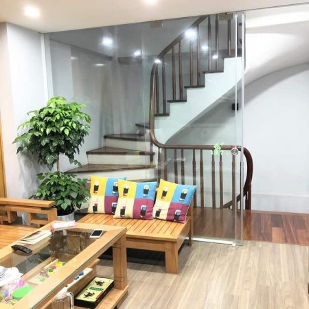 Bán nhà Thanh Trì 60m Gara ô tô, phân lô, kinh doanh, 4 phòng ngủ, giá 7.8 tỷ