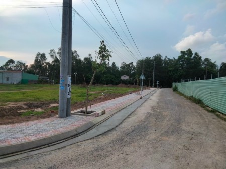 Bán nhanh lô đất sổ sẵn ngay trung tâm thị xã Phú Mỹ, đường nhựa, thổ cư