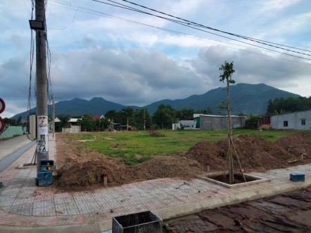 Bán đất nền Phú Mỹ , cách chợ Châu Pha 2 phút, ngay trung tâm hành chính, diện tích 130m2