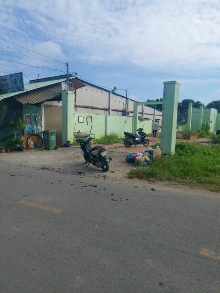 Bán gấp lô đất mặt tiền đường 12m gần cầu Xáng, DT 100m2 sổ riêng giá 1tỷ250
