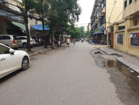 Bán nhà Tây Sơn, đt 60m2, nhà mặt ngõ ô tô tránh, phân lô, dân trí cao, giá 8.8 tỷ