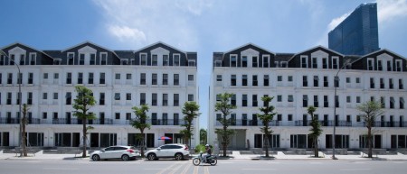 Cần cho thuê gấp căn nhà phố kinh doanh sầm uất Quận Cầu Giấy