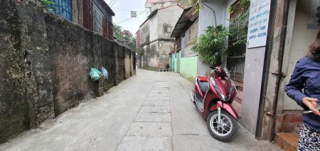 Bán đất Ngũ Hiệp Thanh Trì, dt 80m2, ra mặt đường lớn, giá 1.15 tỷ, lh 0969864302