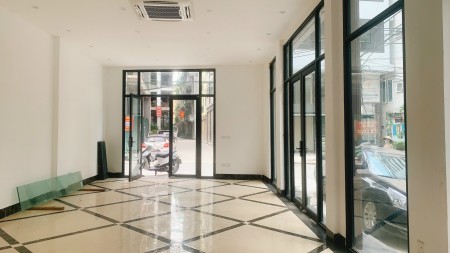Cho thuê tòa nhà KD Lạc Long Quân, lô góc 68.8m2, MT 5m, 6 tầng. Giá LH 0973781843 Ánh.