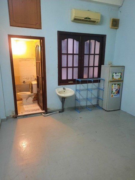 Tân Bình - cho thuê phòng trọ 3tr máy lạnh, tủ lạnh, cửa sổ đầy đủ.