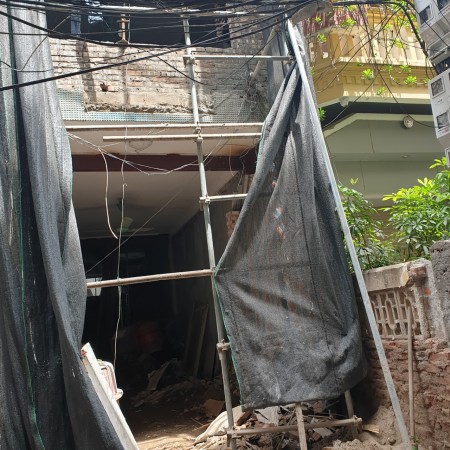 Bán nhà phố Trần Thái Tông, Nhà đang cho dòng tiền 50tr/ tháng, 65m2*5 tầng, giá 6 tỷ