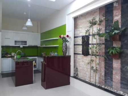 Bán nhà siêu an ninh Hồ Bá Phấn, diện tích sử dụng 55 m2, giá 2.7 tỷ, lhcc
