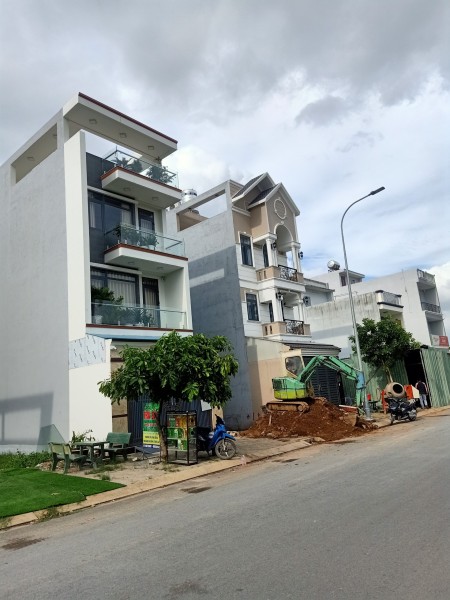 Bán gấp 2 nền đất thổ 5 x 26m liền kề, ngay cụm KCN tiện xây trọ và kinh doanh