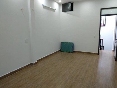 Nhà 3 tầng Lâm Tường diện tích nguyên căn 46m2. oto vào nhà giá chỉ 3,9 tỷ, lhcc