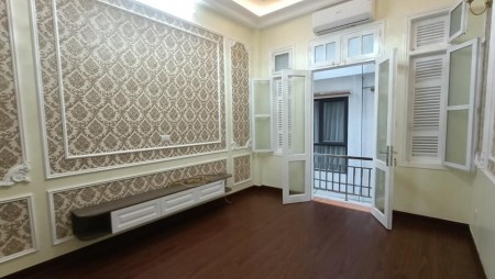 Bán Nhà Lạc Long Quân, Cầu Giầy, Hà Nội – Nhà Mới 50m2, 4 Tầng Giá tốt 6,8 Tỷ