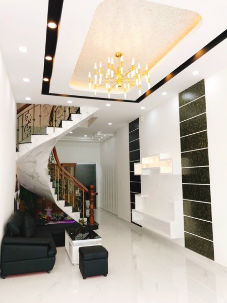 Nhà 5 tầng kiên cố, cách mặt tiền đường CMT8 chỉ 50m giá bán 5,7 tỷ