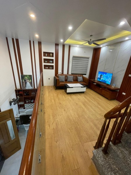 Bán nhà nguyên căn Tân Triều cực phẩm, 5 tầng đúc kiên cố, lh 0904601503