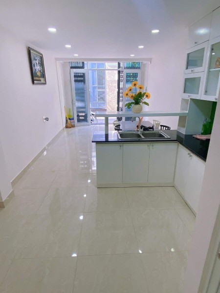 Nhà Giá Rẻ Đường Trần Văn Quang, Tân Bình dt 29m2 3 tầng nở hậu, giá chỉ có 3.15 tỷ