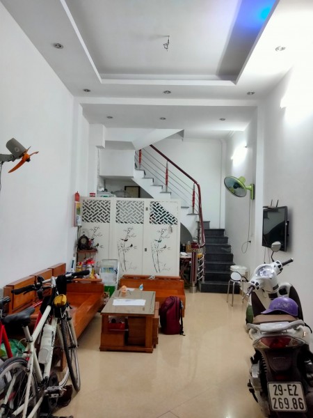 Bán nhà phố Thái Hà, cách 20m ra đến mặt phố diện tích 33m2 giá 3,85 tỷ nhà đẹp ở ngay