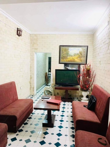 Bán nhà Hoa Bằng 50m2 giá bán 4.3 tỷ kinh doanh tốt, ô tô đỗ cửa, lh 0879356959