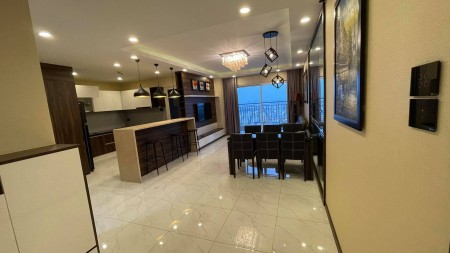 Chính chủ cho thuê căn hộ cao cấp Sunrise City, 3 pn, 2 view đẹp