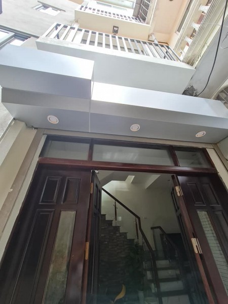 Chính chủ bán nhà Hoàng Mai 37m 5tầng 3.45tỷ nhà tự xây khu vực đông đúc 10m ra phố.