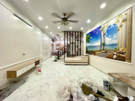 Hót! Đông Tác, Đống Đa, Nhà đẹp ở ngay, gần mặt phố, 58m, Mt 4.4m, hơn 5 tỷ